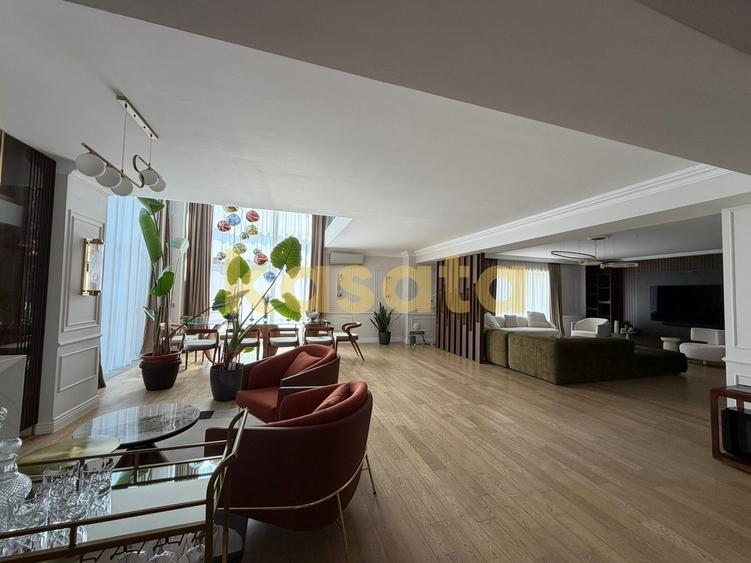 Apartament cu 5 camere semidecomandat, mobilat în Nord