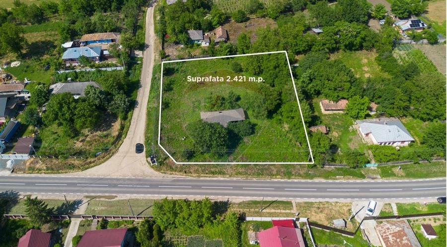 Teren Construcții intravilan de 2421 mp, în Todirești