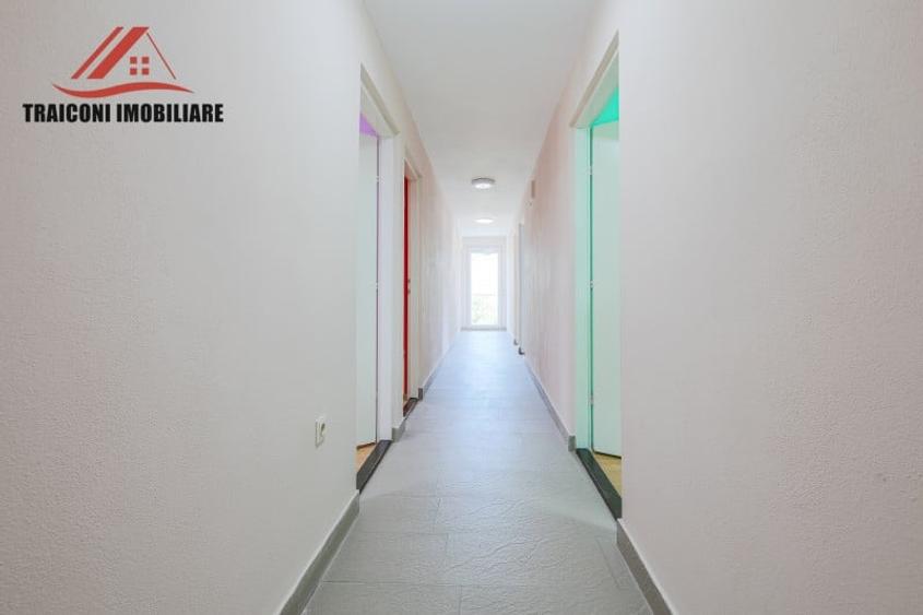 Casă individuală cu 8 camere cu Canalizare în Făget