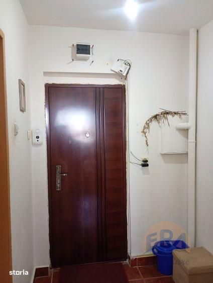 Garsonieră decomandată în Decebal