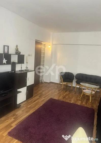 Apartament cu 2 camere decomandat în Trocadero