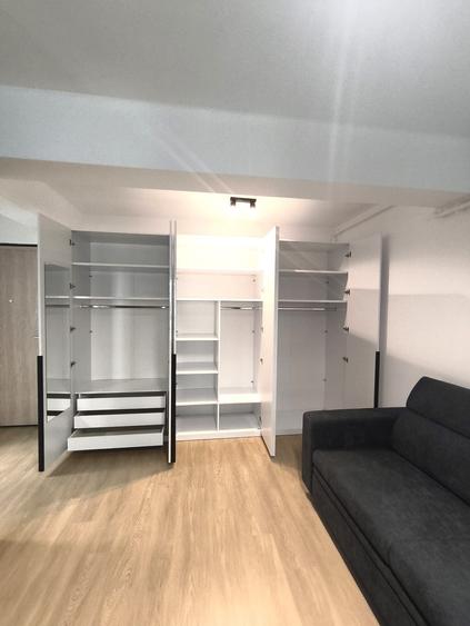 Apartament cu 2 camere semidecomandat în Berceni