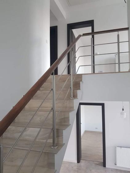 Casă cu 4 camere în Dragomirești-Deal