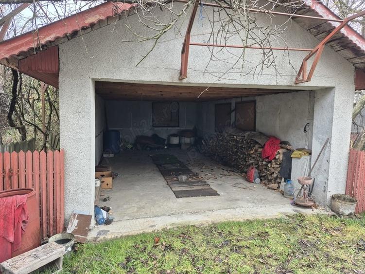 Casă cu 6 camere cu Teren 945 Mp în Frumușani
