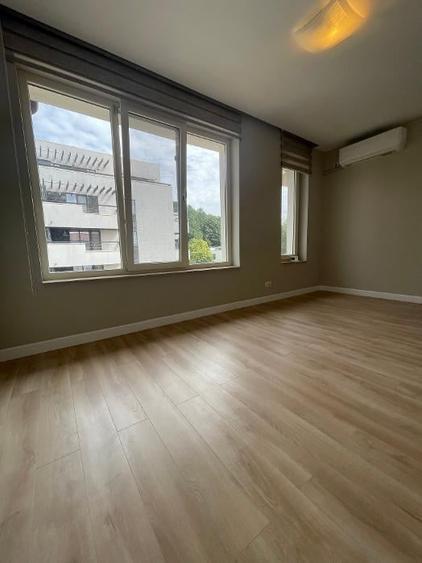 Duplex cu 7 camere cu Garaj în Iancu Nicolae