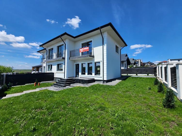 Duplex cu 4 camere cu Canalizare în Valea Adâncă