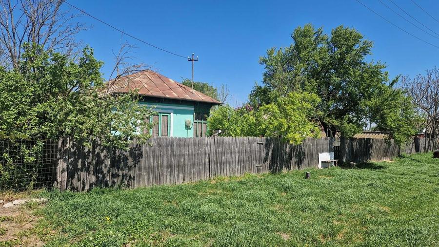 Casă cu 4 camere în Traian
