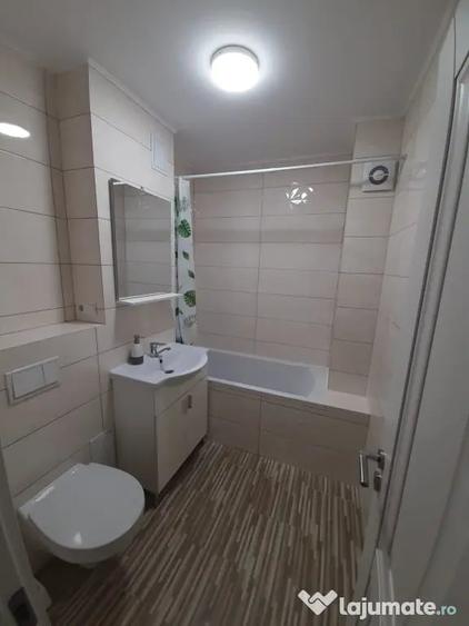 Apartament cu 4 camere decomandat în Vitrometan