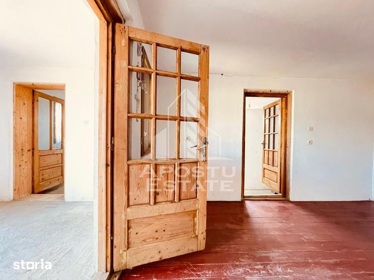 Casă cu 2 camere cu Teren 1472 Mp în Central