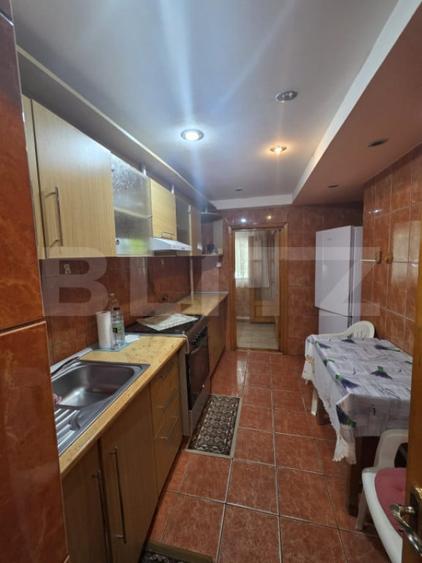 Apartament cu 2 camere decomandat în Micro 20