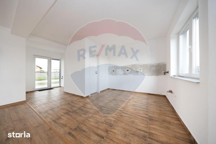 Casă cu 4 camere cu Teren 501 Mp în Sânpetru