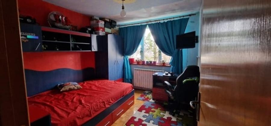 Apartament cu 4 camere decomandat, mobilat în Titan