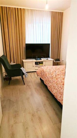 Apartament cu 4 camere decomandat, mobilat în Dumbrăvița