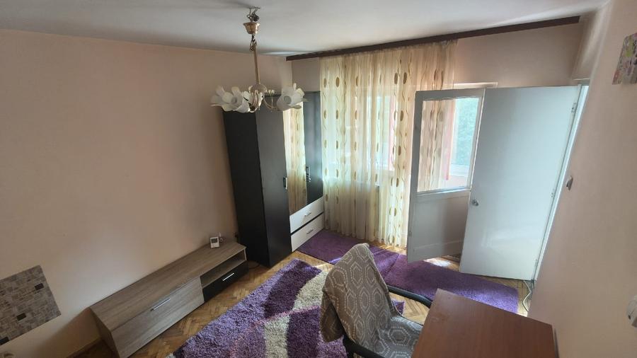 Garsonieră semidecomandată în Girocului