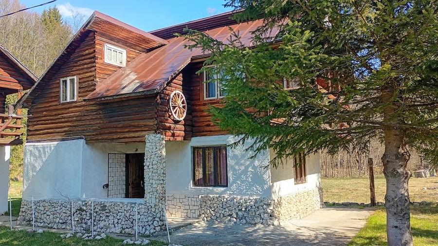 Casă cu 3 camere cu Teren 200 Mp în Câmpu lui Neag