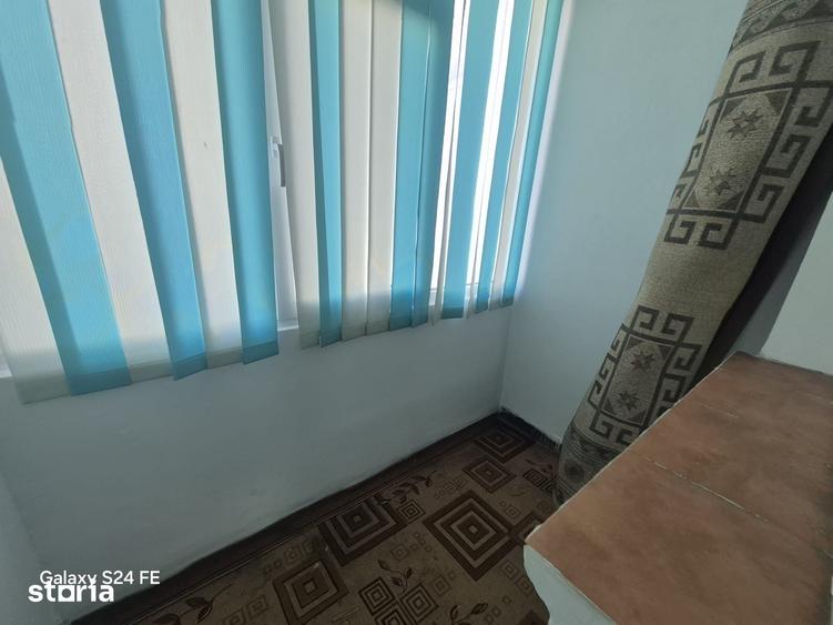 Apartament cu 3 camere în Dumbrava
