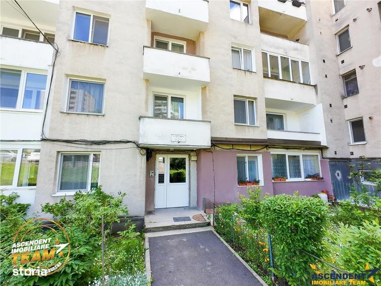 Apartament cu 3 camere decomandat, mobilat în Simeria