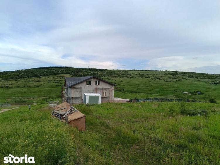 Teren de 1212 mp, în Aroneanu