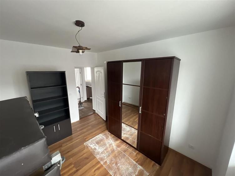 Apartament cu 3 camere decomandat în Decebal