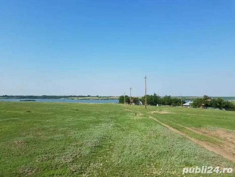 Teren de 1000 mp, în Valea Argovei