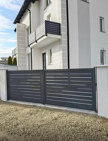 Duplex cu 5 camere cu Canalizare în Central