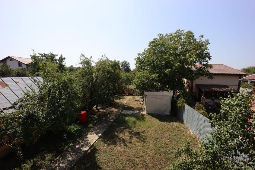 Casă individuală cu 5 camere cu Canalizare în Olteni