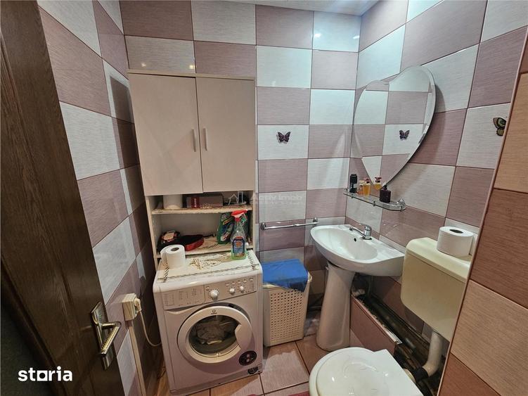 Apartament cu 3 camere, mobilat în Central