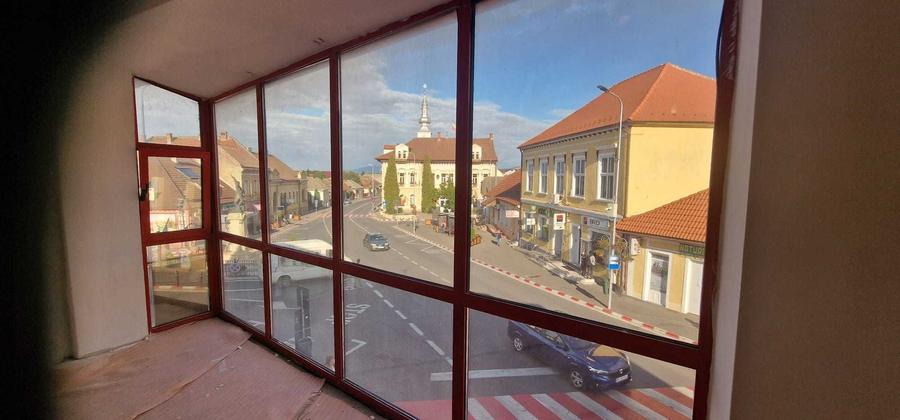 Spațiu comercial, de 100 mp, în Central