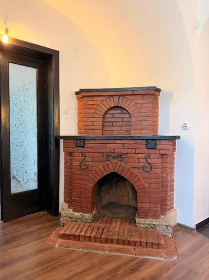 Apartament cu 4 camere decomandat, mobilat în Dacia