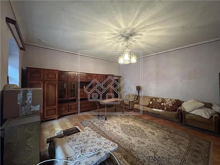 Apartament cu 2 camere nedecomandat în Ultracentral