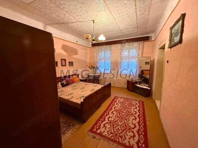 Casă cu 5 camere cu Teren 1560 Mp în Seceani