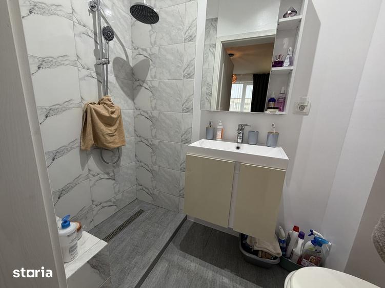 Apartament cu 3 camere în 9 Mai