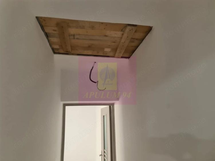 Casă cu 2 camere cu Teren 4 Mp în Azuga