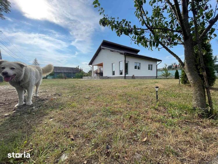 Casă cu 2 camere cu Teren 841 Mp în Ceuaș