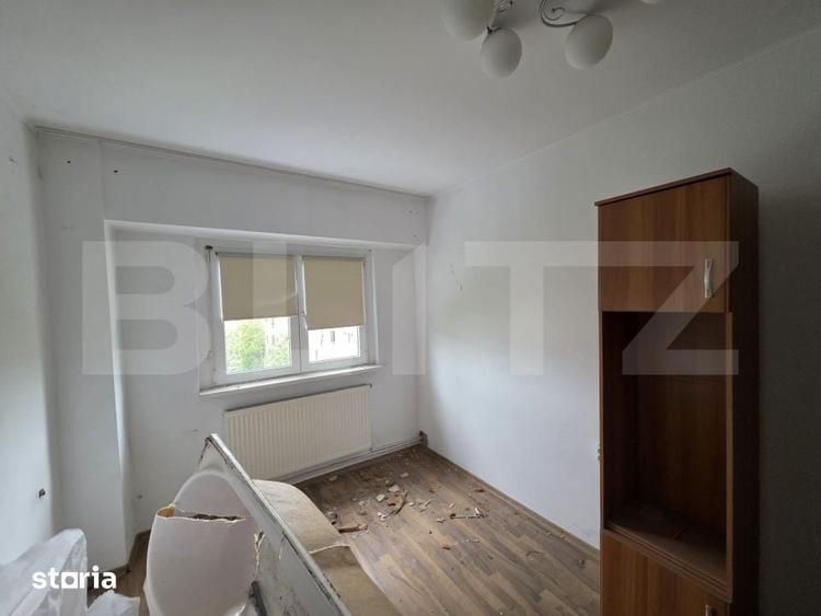 Apartament cu 4 camere în Mazepa 1