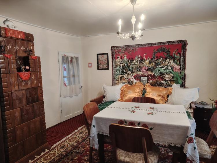 Casă individuală cu 4 camere cu Teren 2400 Mp în Cârja
