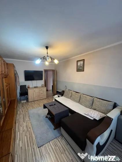Apartament cu 2 camere decomandat în Republicii