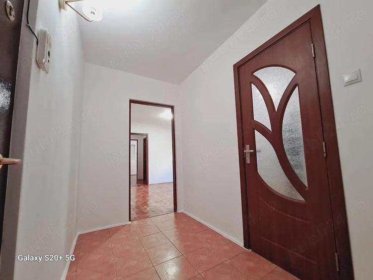 Apartament cu 2 camere semidecomandat în Brazda lui Novac