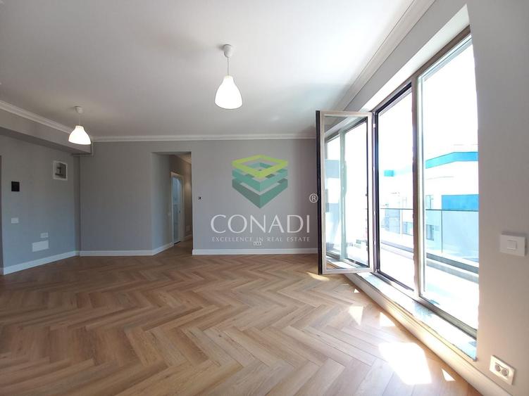 Apartament cu 3 camere decomandat în Băneasa