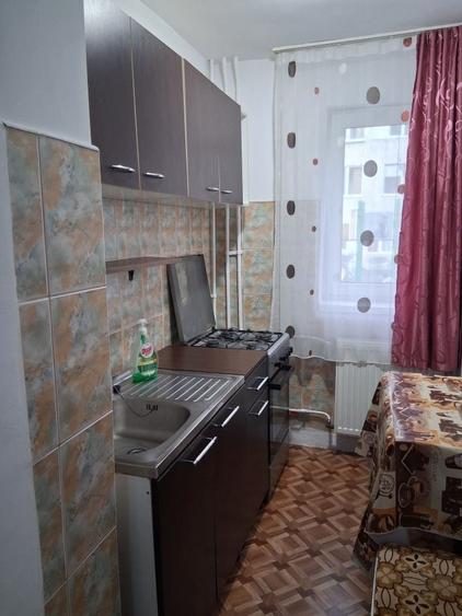 Apartament cu 2 camere semidecomandat în Florești