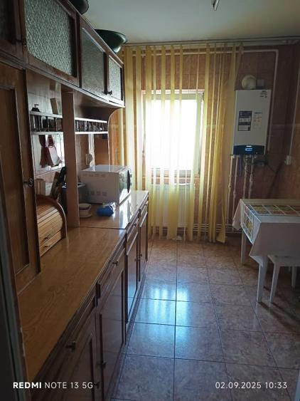 Apartament cu 3 camere decomandat, mobilat în Central