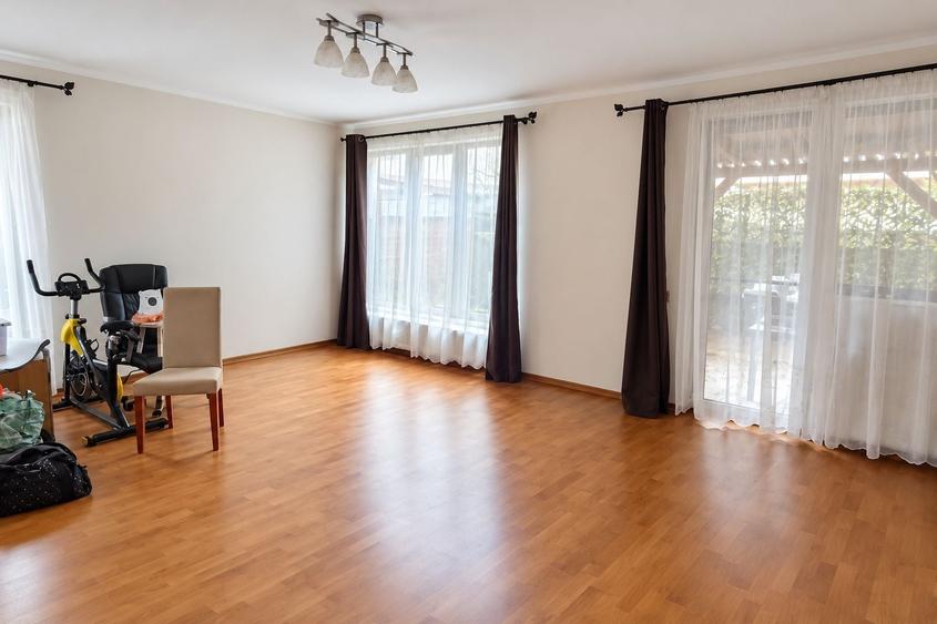 Duplex cu 4 camere cu Teren 200 Mp în Florești