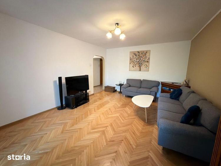 Apartament cu 4 camere decomandat în Rahova