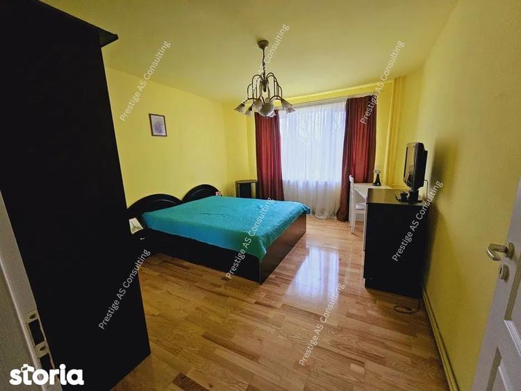 Apartament cu 3 camere, mobilat în Central
