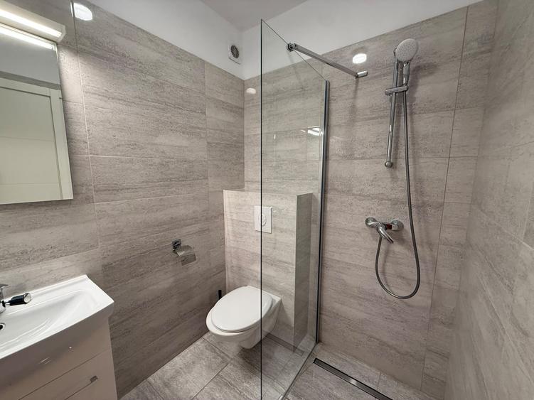 Apartament cu 3 camere decomandat, mobilat în Pipera