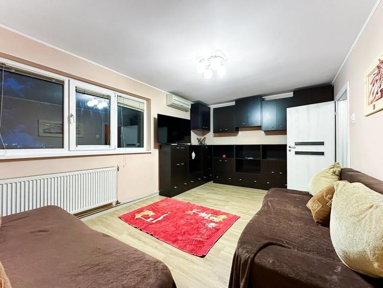 Apartament cu 3 camere decomandat în Drumul Taberei