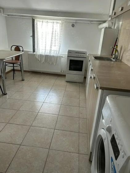 Proprietar Inchiriez apartament cu 2 camere - 4