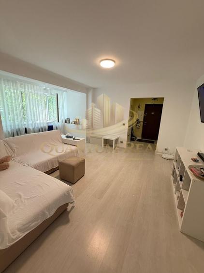 Apartament cu 3 camere, mobilat în Baba Novac