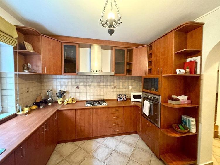 Casă individuală cu 4 camere cu Piscina în Pipera