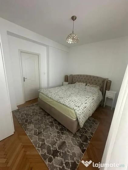 Apartament cu 3 camere semidecomandat în Ultracentral